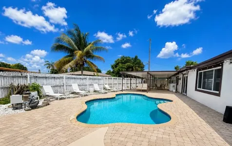 120 S 56th Avenue Hollywood FL 33023
