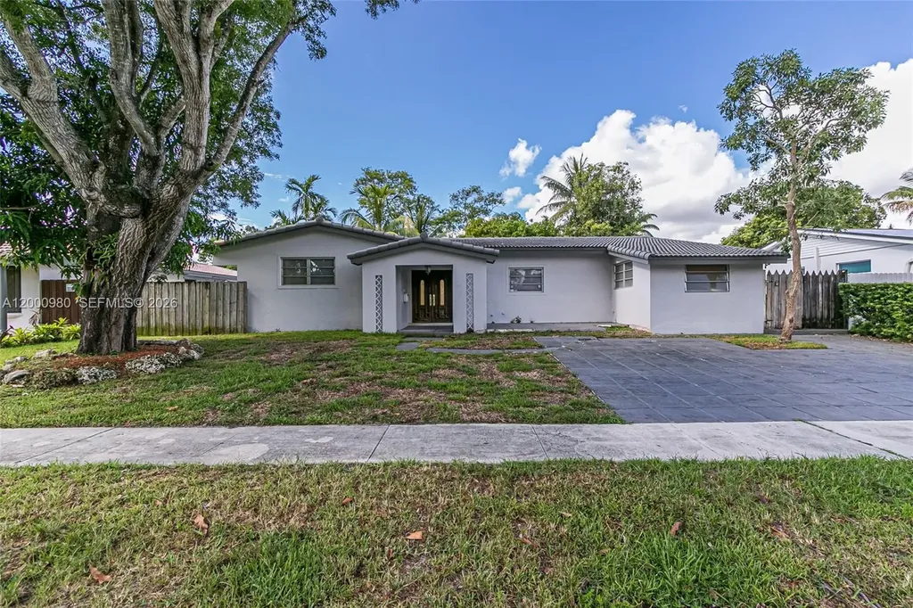 840 NE 182nd Terrace North Miami Beach FL 33162