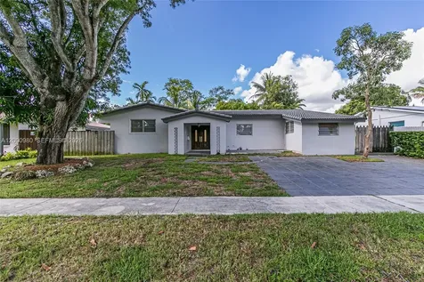 840 NE 182nd Terrace North Miami Beach FL 33162