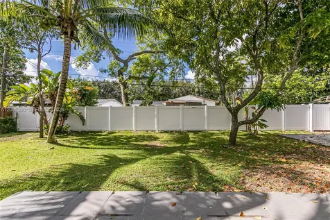 840 NE 182nd Terrace North Miami Beach FL 33162