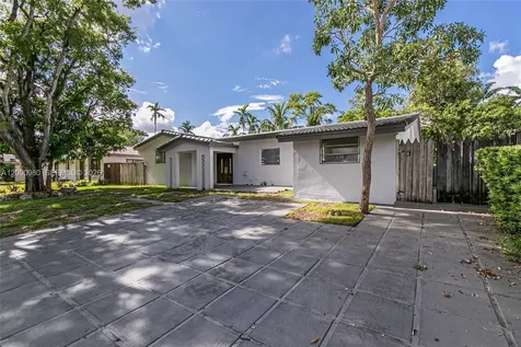 840 NE 182nd Terrace North Miami Beach FL 33162