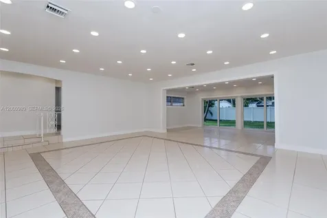 840 NE 182nd Terrace North Miami Beach FL 33162