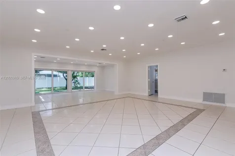 840 NE 182nd Terrace North Miami Beach FL 33162