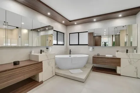 168 Fiesta Way Fort Lauderdale FL 33301