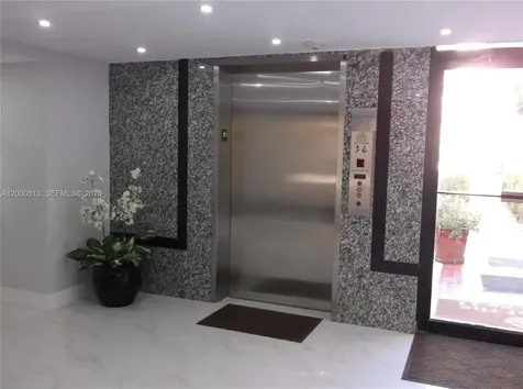 16919 N Bay Road Sunny Isles Beach FL 33160