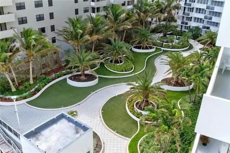 100 Lincoln Road Miami Beach FL 33139