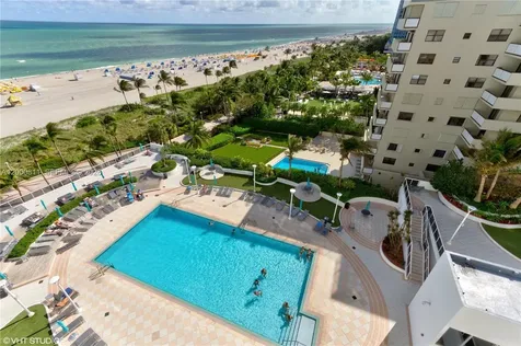 100 Lincoln Road Miami Beach FL 33139