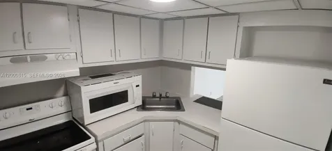 4550 NW 9th Street Miami FL 33126