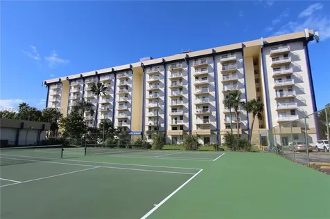 4550 NW 9th Street Miami FL 33126