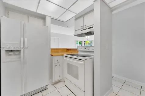 1799 Fairview Villas Drive Palm Springs FL 33406