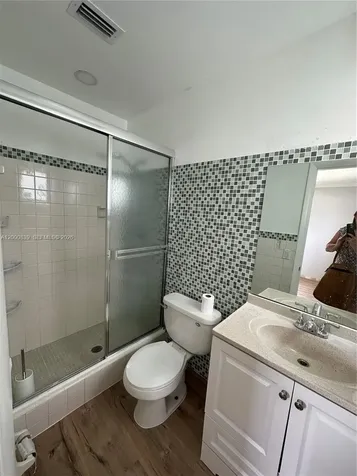 2415 Lincoln Street Hollywood FL 33020