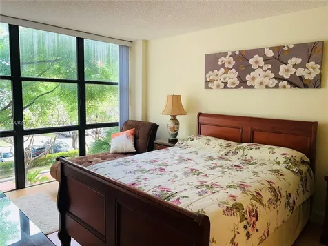 17021 N Bay Road Sunny Isles Beach FL 33160