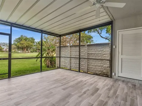 19174 Bobolink Drive Hialeah FL 33015