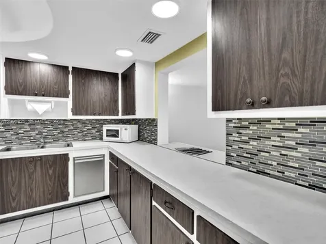 19174 Bobolink Drive Hialeah FL 33015