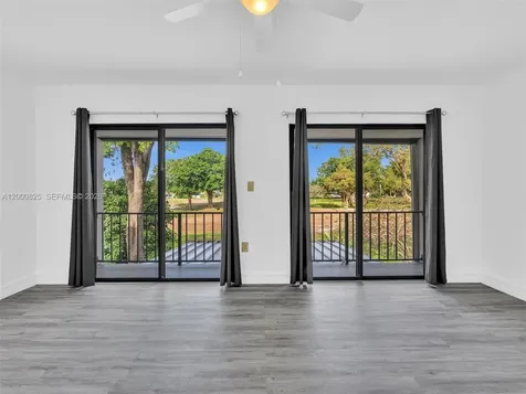 19174 Bobolink Drive Hialeah FL 33015