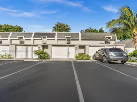 19174 Bobolink Drive Hialeah FL 33015