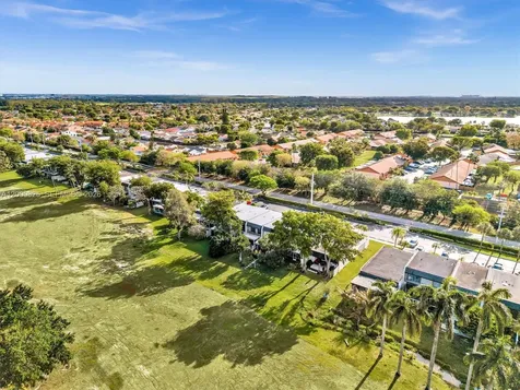 19174 Bobolink Drive Hialeah FL 33015