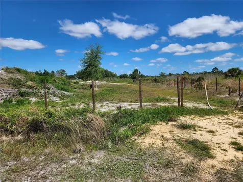 16785 NW 292nd Street Okeechobee FL 34972