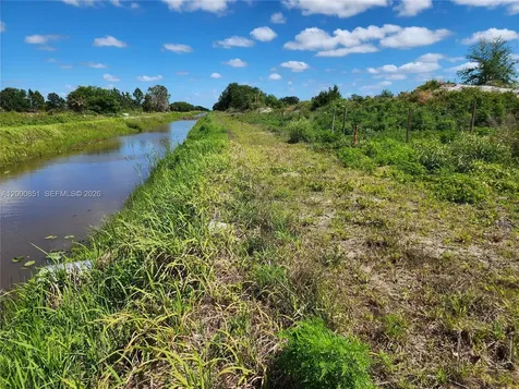 16785 NW 292nd Street Okeechobee FL 34972