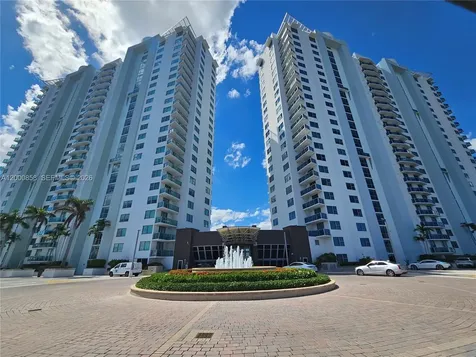 2681 N Flamingo Road Sunrise FL 33323