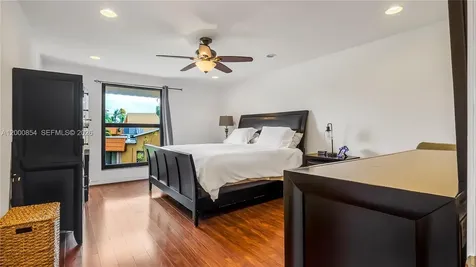 1541 NW 92nd Avenue Pembroke Pines FL 33024