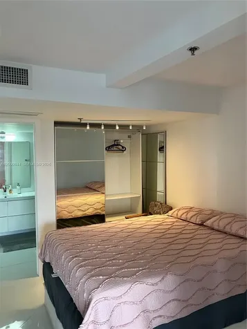 555 NE 15th Street Miami FL 33132