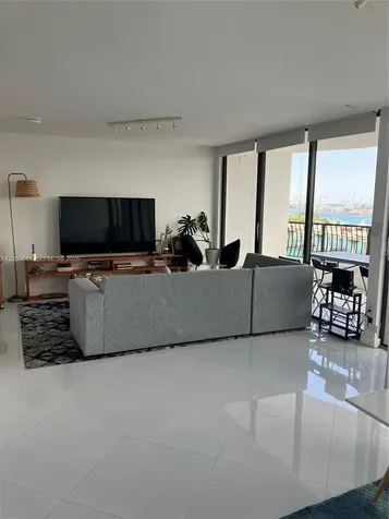 555 NE 15th Street Miami FL 33132