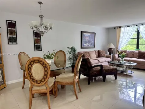 10850 N Kendall Drive Miami FL 33176