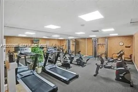 10850 N Kendall Drive Miami FL 33176