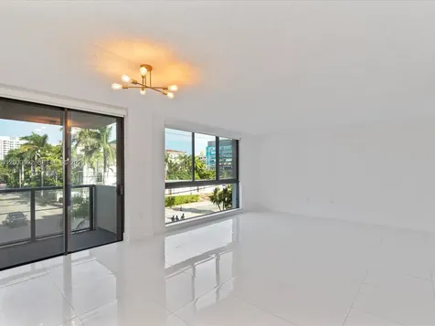9800 W Bay Harbor Drive Bay Harbor Islands FL 33154