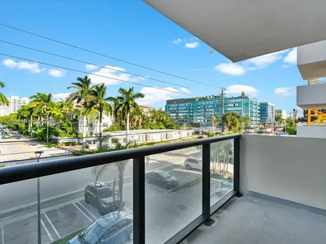 9800 W Bay Harbor Drive Bay Harbor Islands FL 33154