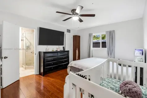 1301 N 74th Terrace Hollywood FL 33024