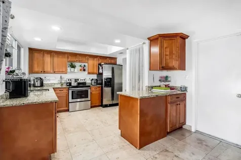 1301 N 74th Terrace Hollywood FL 33024