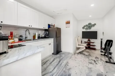 1301 N 74th Terrace Hollywood FL 33024