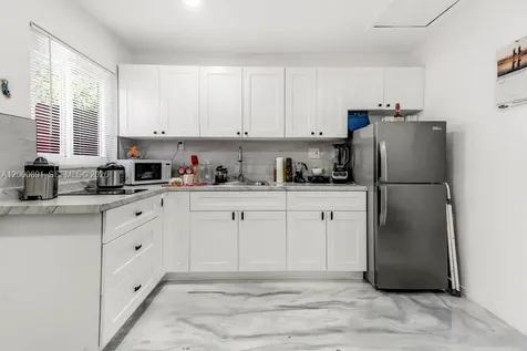 1301 N 74th Terrace Hollywood FL 33024