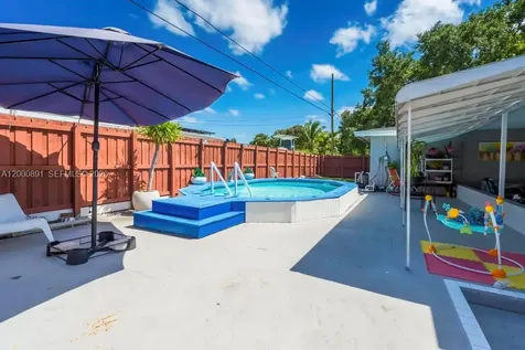 1301 N 74th Terrace Hollywood FL 33024