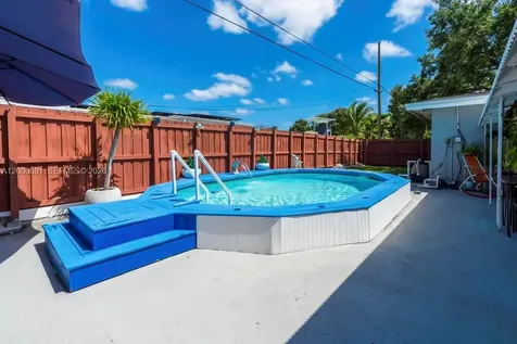 1301 N 74th Terrace Hollywood FL 33024