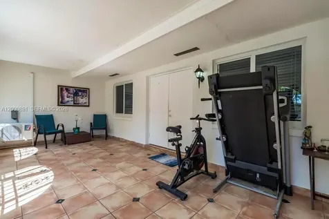 1301 N 74th Terrace Hollywood FL 33024