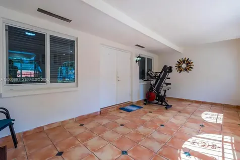 1301 N 74th Terrace Hollywood FL 33024