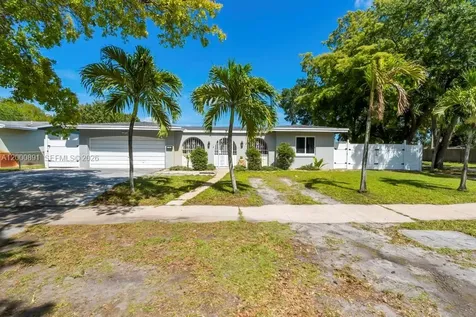 1301 N 74th Terrace Hollywood FL 33024