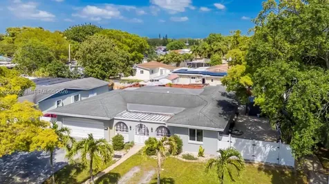 1301 N 74th Terrace Hollywood FL 33024