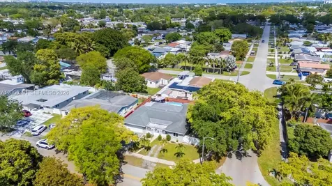1301 N 74th Terrace Hollywood FL 33024