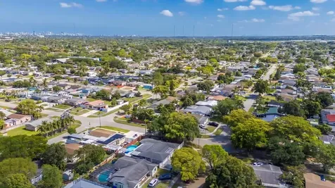 1301 N 74th Terrace Hollywood FL 33024