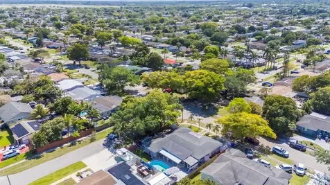 1301 N 74th Terrace Hollywood FL 33024