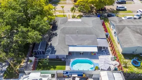 1301 N 74th Terrace Hollywood FL 33024