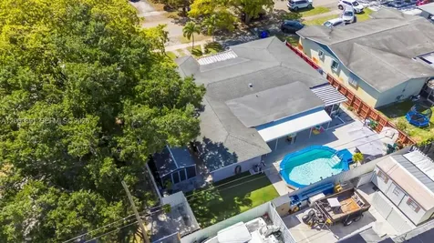 1301 N 74th Terrace Hollywood FL 33024