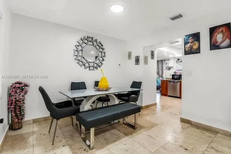 1301 N 74th Terrace Hollywood FL 33024