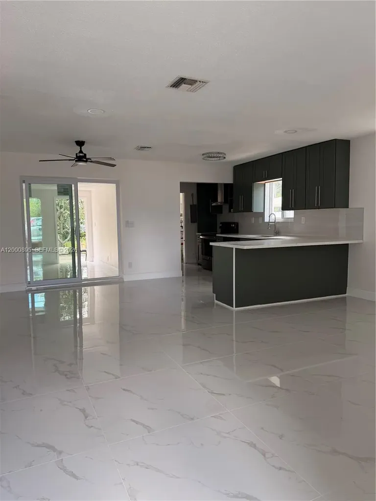 7380 Cleveland Street Hollywood FL 33024
