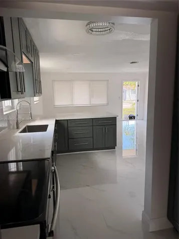 7380 Cleveland Street Hollywood FL 33024