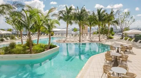 159 NE 6th Street Miami FL 33132